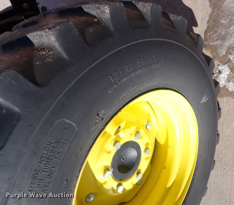 image for item DC4127 1997 John Deere 955  MFWD tractor