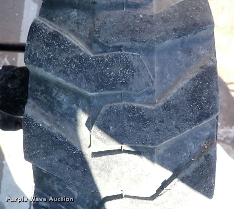 image for item DC4127 1997 John Deere 955  MFWD tractor