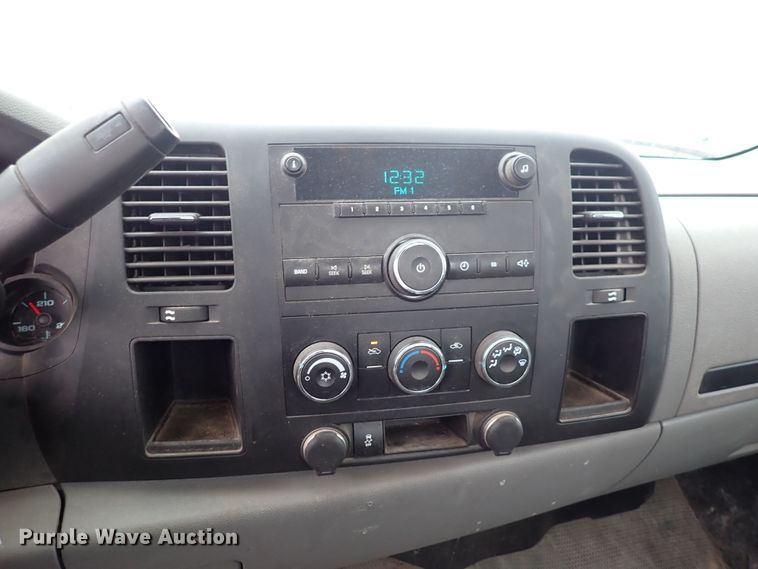 image for item DC4138 2013 Chevrolet Silverado 1500  pickup truck