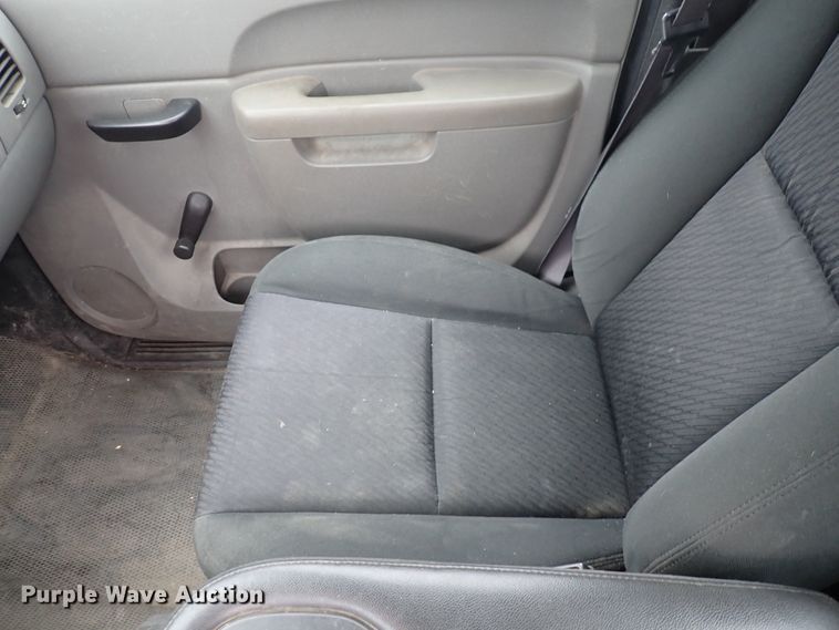 image for item DC4138 2013 Chevrolet Silverado 1500  pickup truck