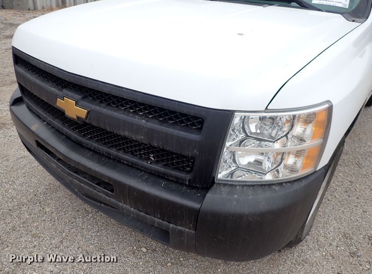 image for item DC4138 2013 Chevrolet Silverado 1500  pickup truck