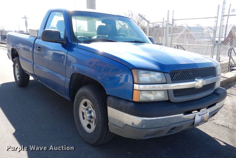 image for item DE7517 2003 Chevrolet Silverado 1500  pickup truck