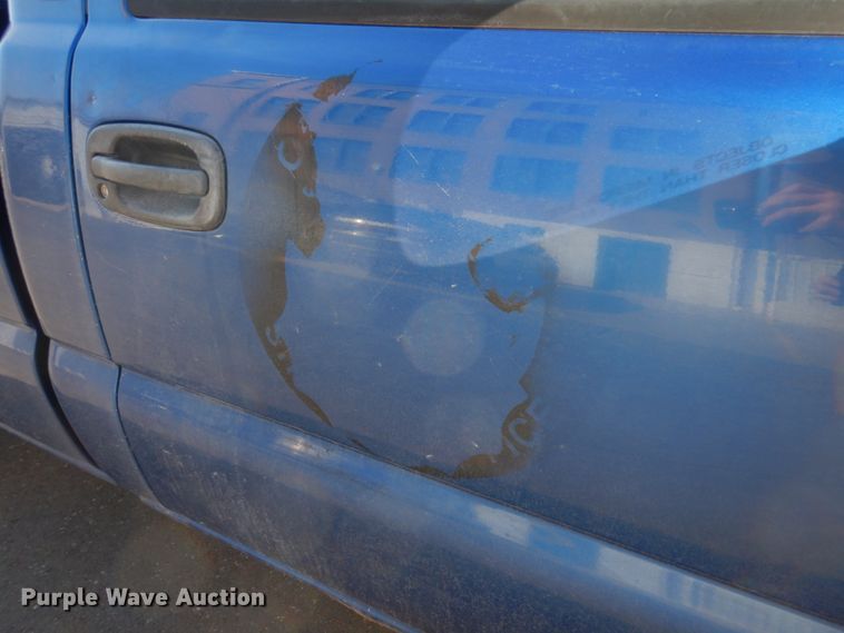 image for item DE7517 2003 Chevrolet Silverado 1500  pickup truck