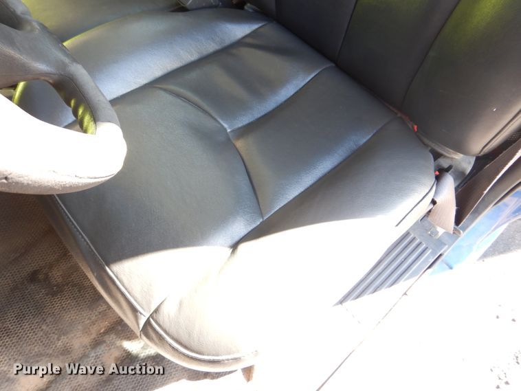 image for item DE7517 2003 Chevrolet Silverado 1500  pickup truck