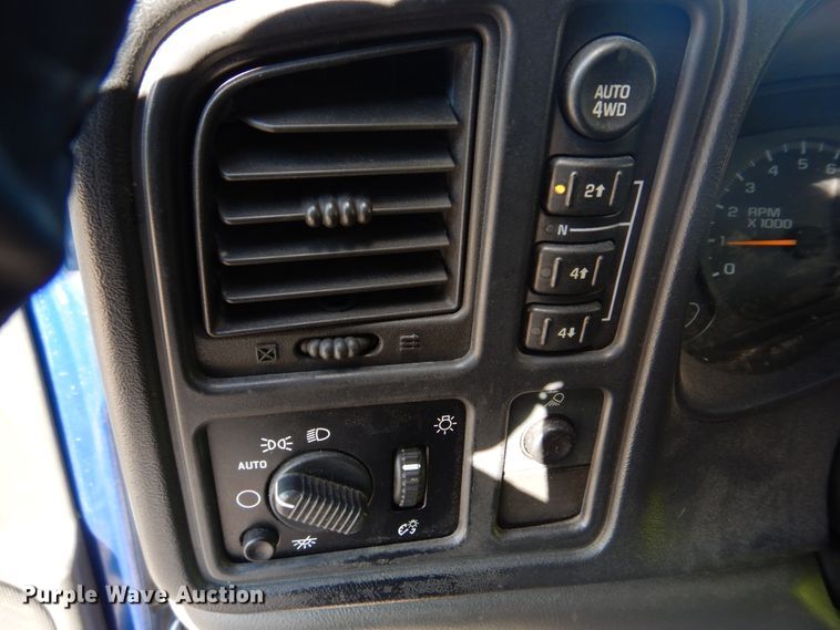 image for item DE7517 2003 Chevrolet Silverado 1500  pickup truck