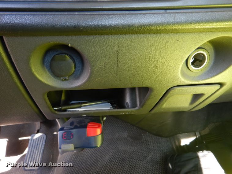 image for item DE7517 2003 Chevrolet Silverado 1500  pickup truck