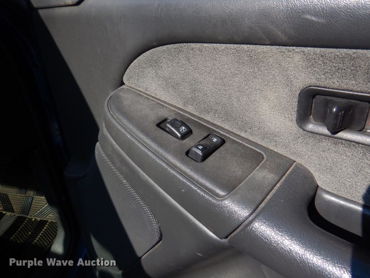 image for item DE7517 2003 Chevrolet Silverado 1500  pickup truck