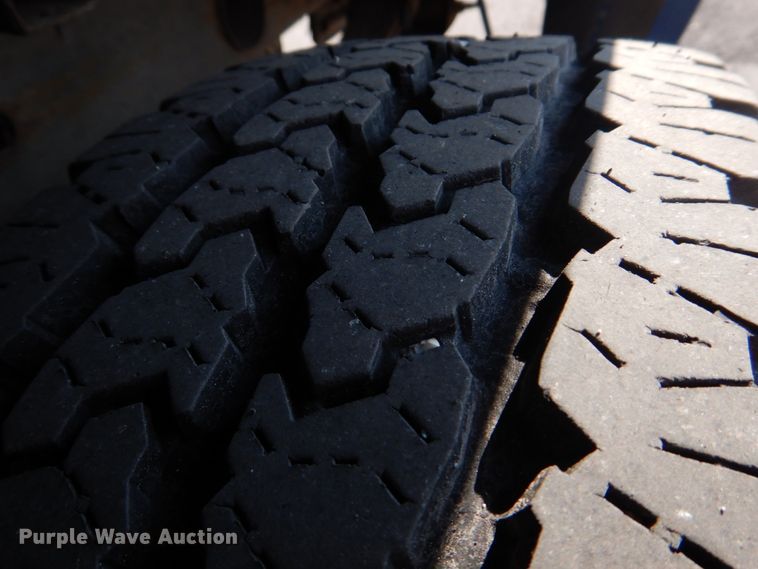 image for item DE7517 2003 Chevrolet Silverado 1500  pickup truck