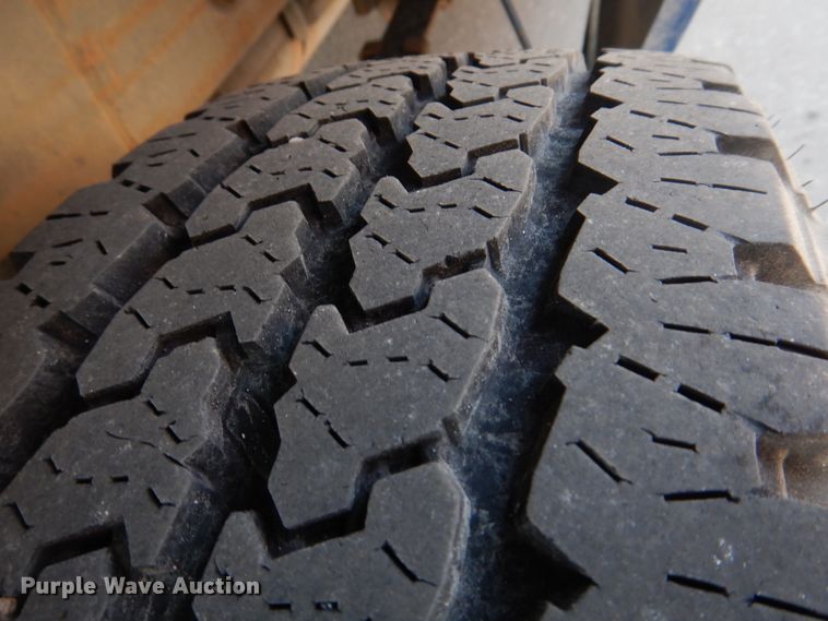 image for item DE7517 2003 Chevrolet Silverado 1500  pickup truck