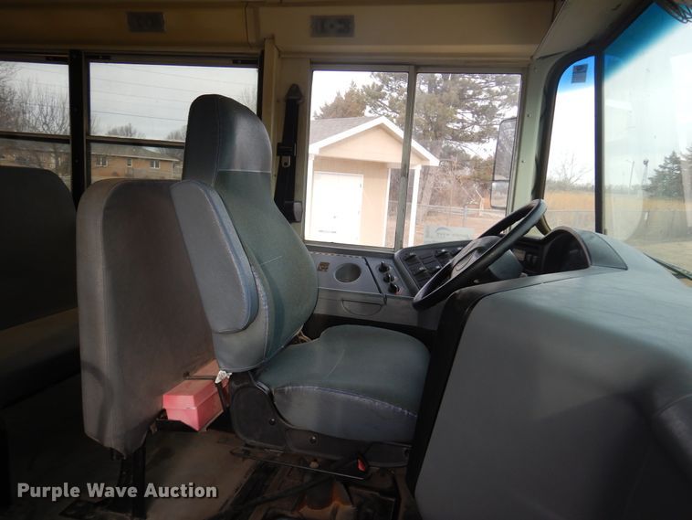 image for item DF0031 2007 International 3000  school bus