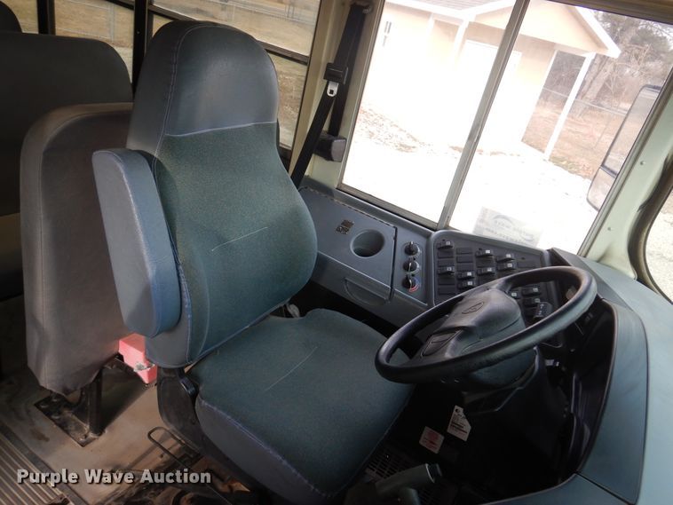 image for item DF0031 2007 International 3000  school bus