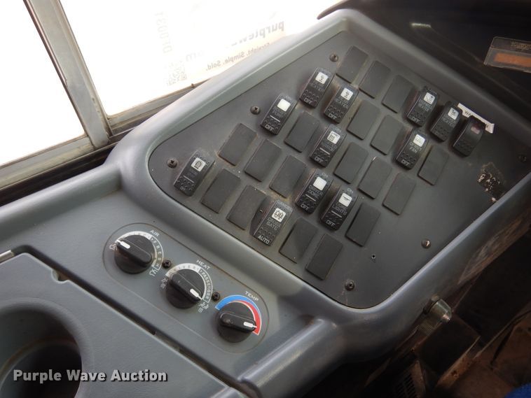 image for item DF0031 2007 International 3000  school bus