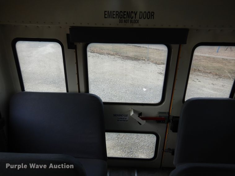 image for item DF0031 2007 International 3000  school bus