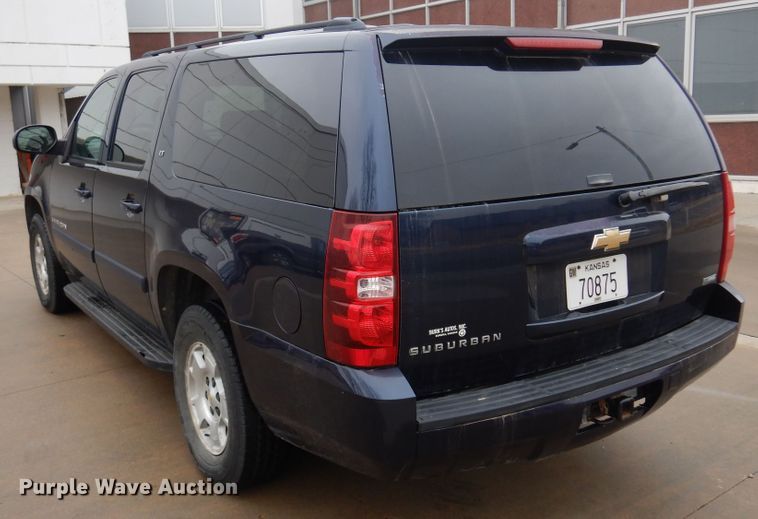 image for item DF0032 2008 Chevrolet Suburban LT  SUV