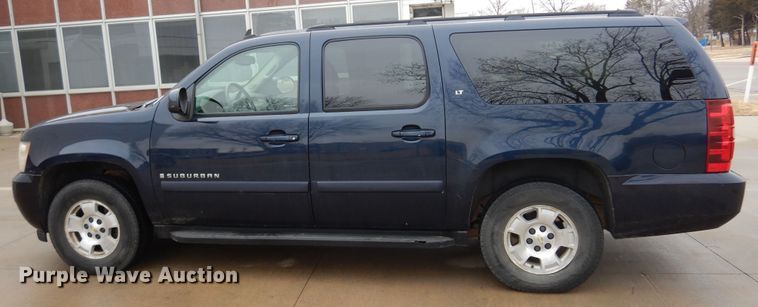 image for item DF0032 2008 Chevrolet Suburban LT  SUV