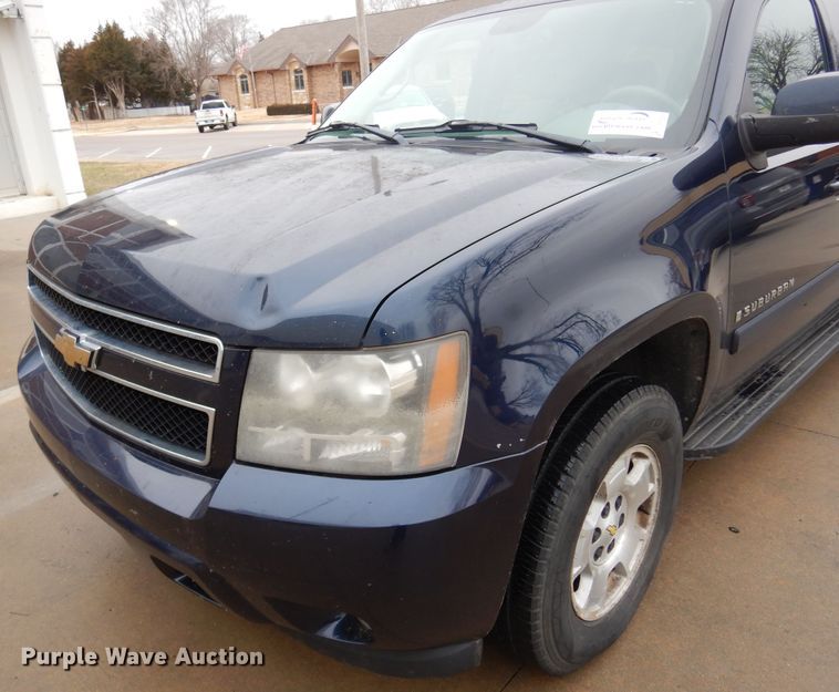 image for item DF0032 2008 Chevrolet Suburban LT  SUV