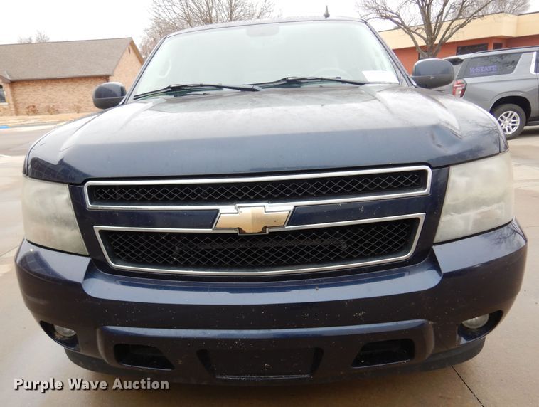 image for item DF0032 2008 Chevrolet Suburban LT  SUV