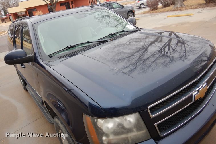 image for item DF0032 2008 Chevrolet Suburban LT  SUV