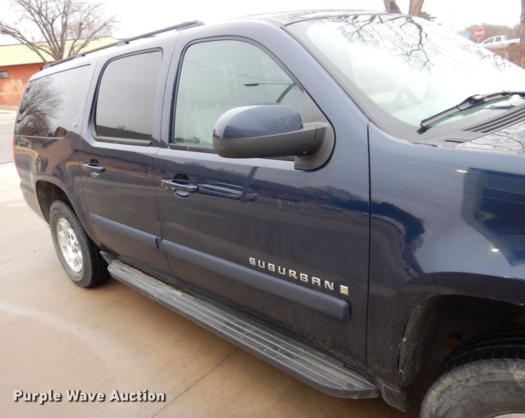 image for item DF0032 2008 Chevrolet Suburban LT  SUV