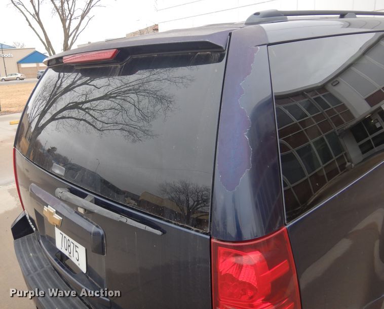 image for item DF0032 2008 Chevrolet Suburban LT  SUV