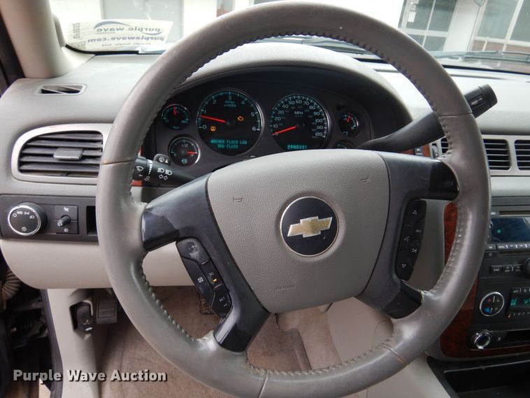 image for item DF0032 2008 Chevrolet Suburban LT  SUV
