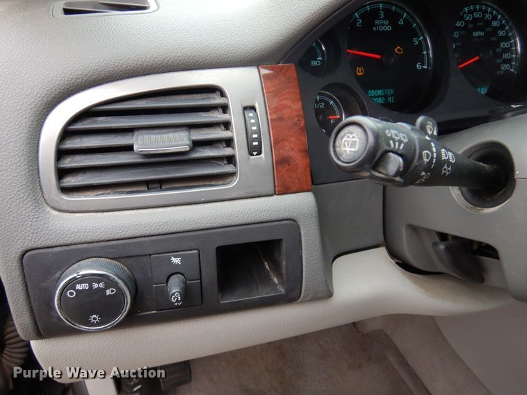 image for item DF0032 2008 Chevrolet Suburban LT  SUV