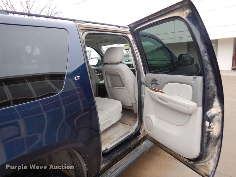 image for item DF0032 2008 Chevrolet Suburban LT  SUV