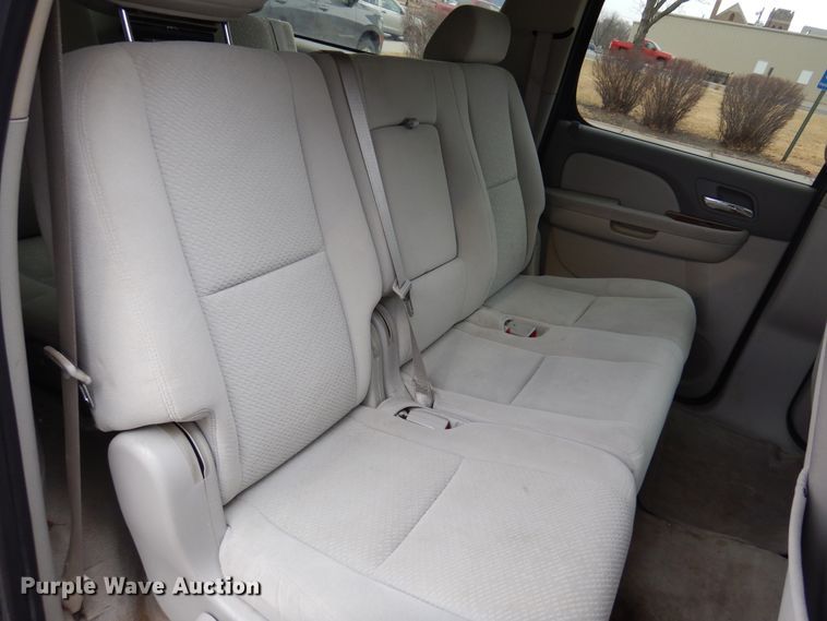 image for item DF0032 2008 Chevrolet Suburban LT  SUV