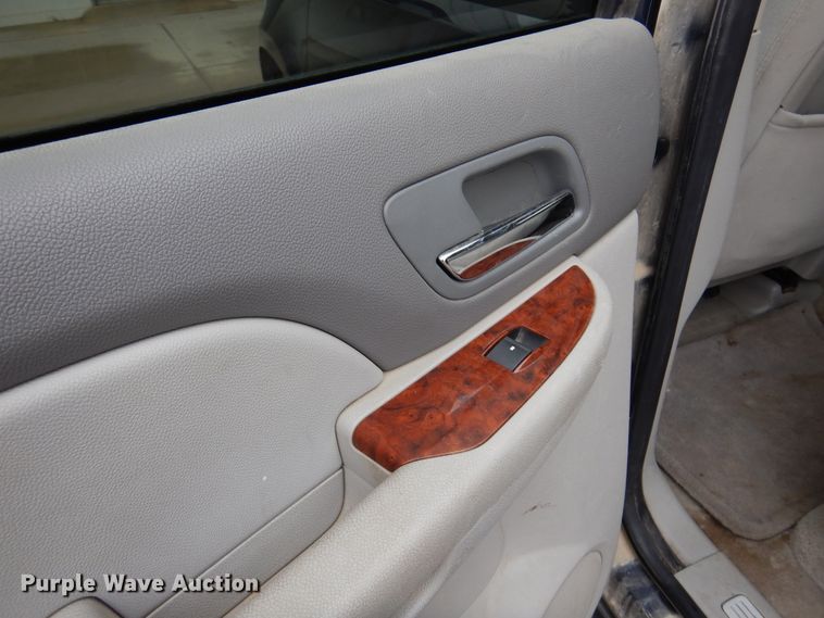 image for item DF0032 2008 Chevrolet Suburban LT  SUV