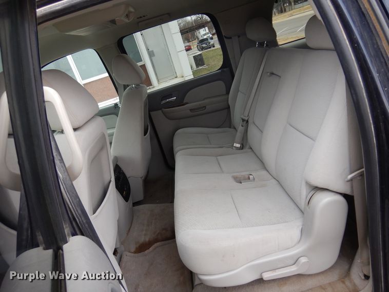 image for item DF0032 2008 Chevrolet Suburban LT  SUV