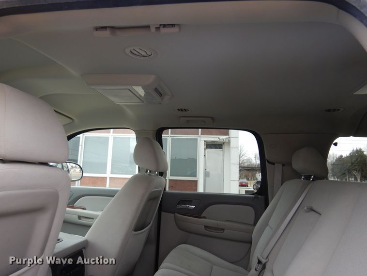 image for item DF0032 2008 Chevrolet Suburban LT  SUV