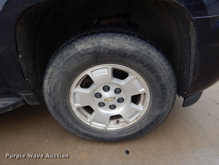 image for item DF0032 2008 Chevrolet Suburban LT  SUV