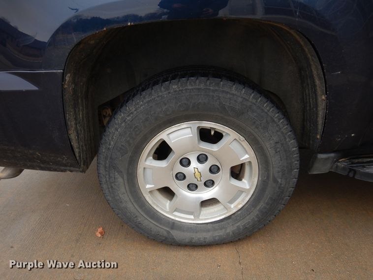 image for item DF0032 2008 Chevrolet Suburban LT  SUV