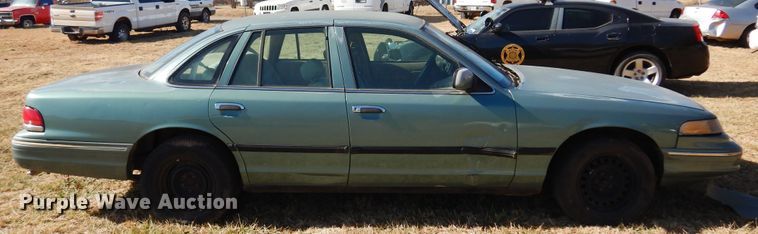 image for item DF0063 1997 Ford Crown Victoria Police Interceptor
