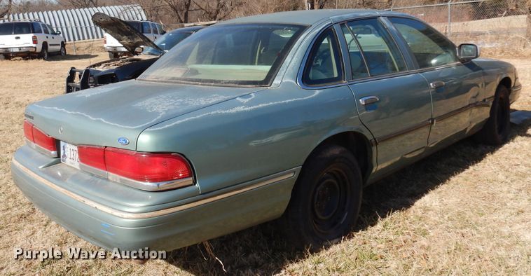 image for item DF0063 1997 Ford Crown Victoria Police Interceptor