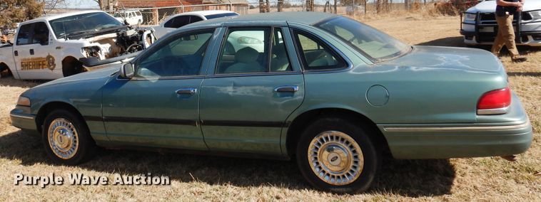 image for item DF0063 1997 Ford Crown Victoria Police Interceptor