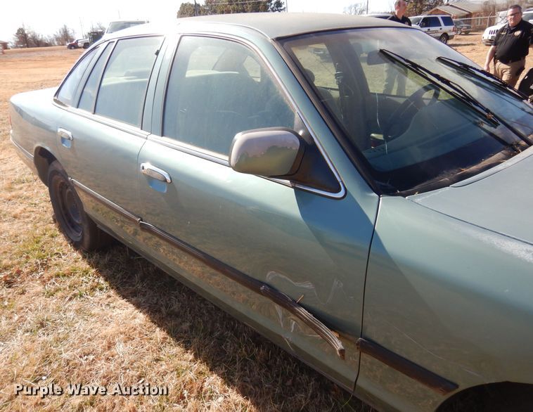 image for item DF0063 1997 Ford Crown Victoria Police Interceptor