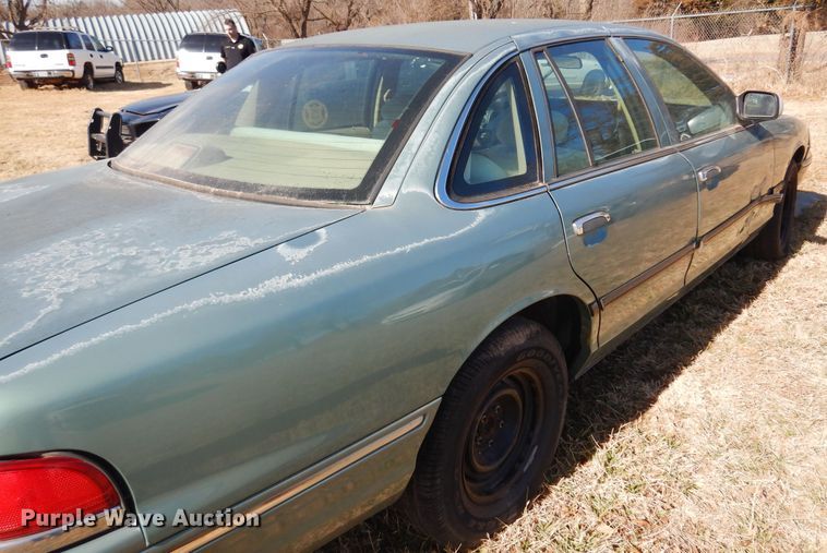 image for item DF0063 1997 Ford Crown Victoria Police Interceptor