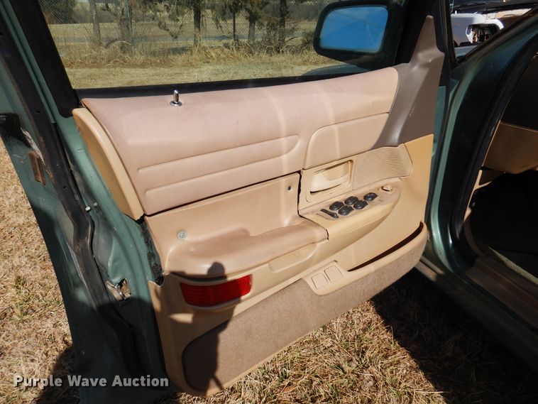 image for item DF0063 1997 Ford Crown Victoria Police Interceptor