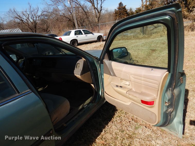 image for item DF0063 1997 Ford Crown Victoria Police Interceptor