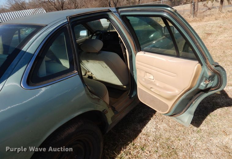 image for item DF0063 1997 Ford Crown Victoria Police Interceptor