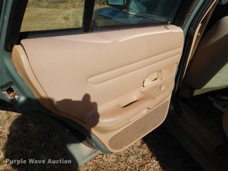 image for item DF0063 1997 Ford Crown Victoria Police Interceptor