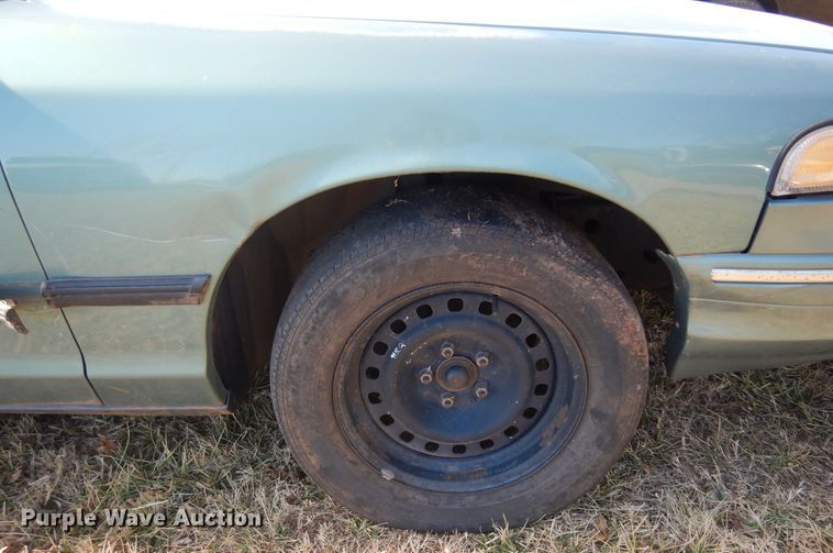 image for item DF0063 1997 Ford Crown Victoria Police Interceptor