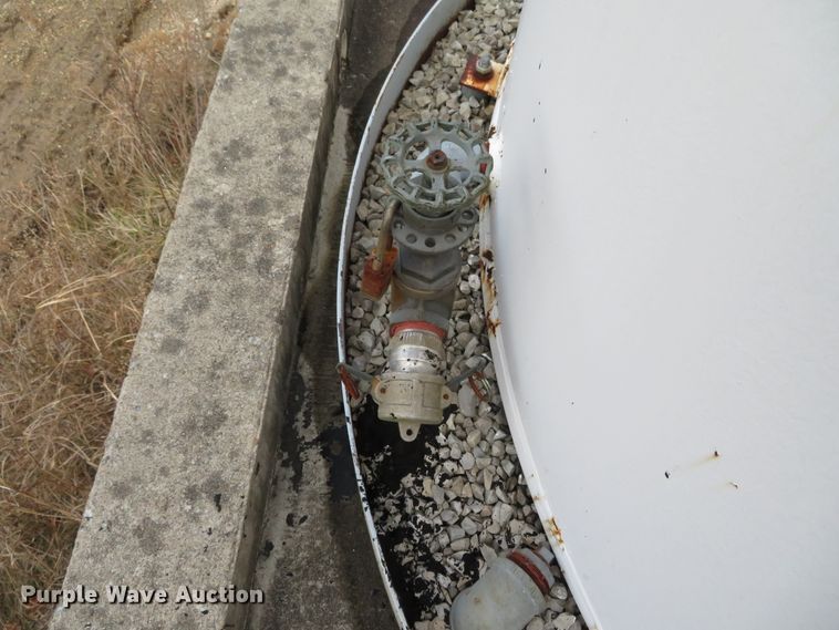 image for item DH0638 Mid-south steel oil tank