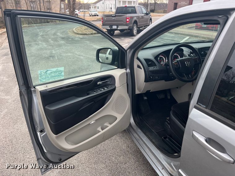 image for item DH8179 2013 Dodge Grand Caravan  van