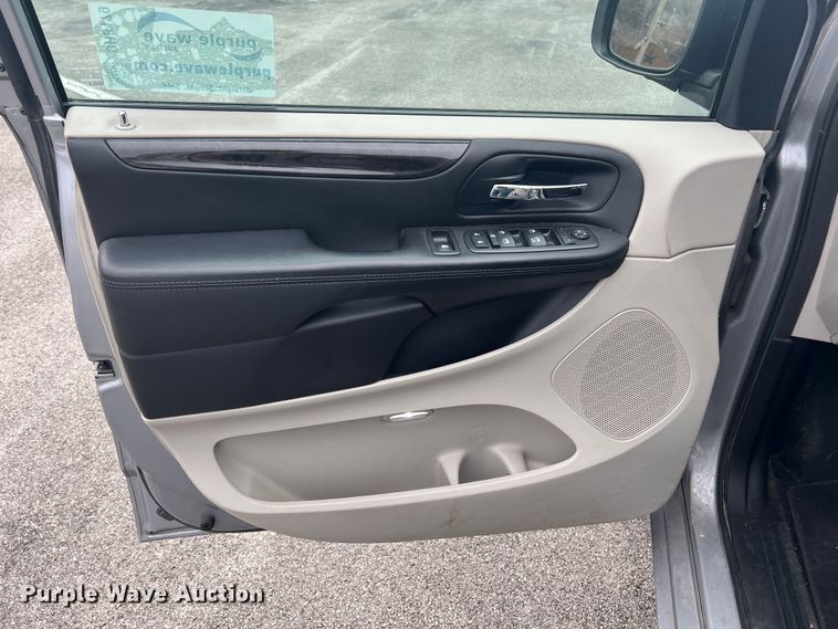 image for item DH8179 2013 Dodge Grand Caravan  van