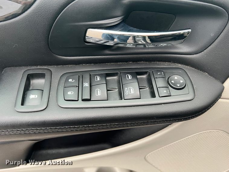 image for item DH8179 2013 Dodge Grand Caravan  van