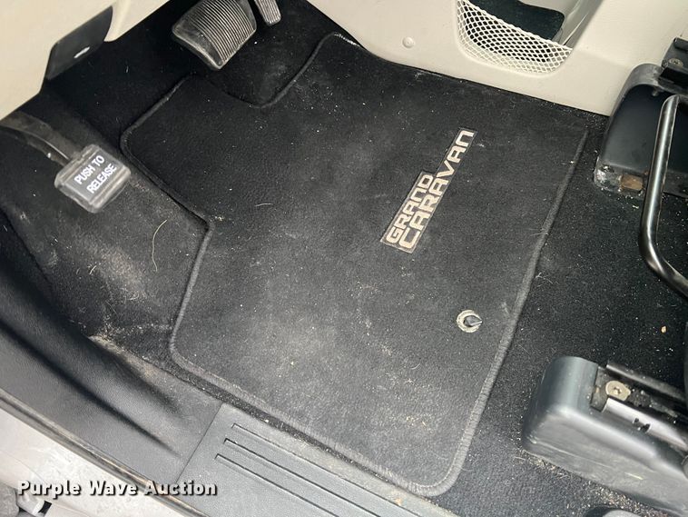 image for item DH8179 2013 Dodge Grand Caravan  van