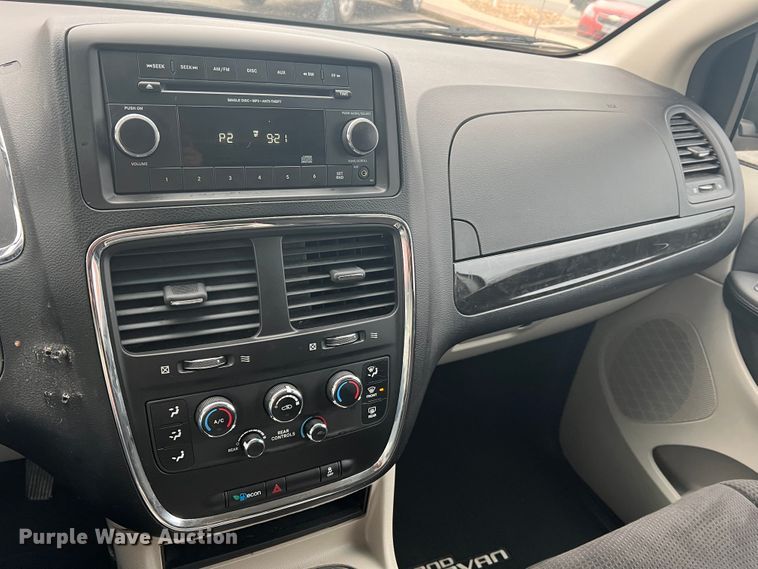 image for item DH8179 2013 Dodge Grand Caravan  van