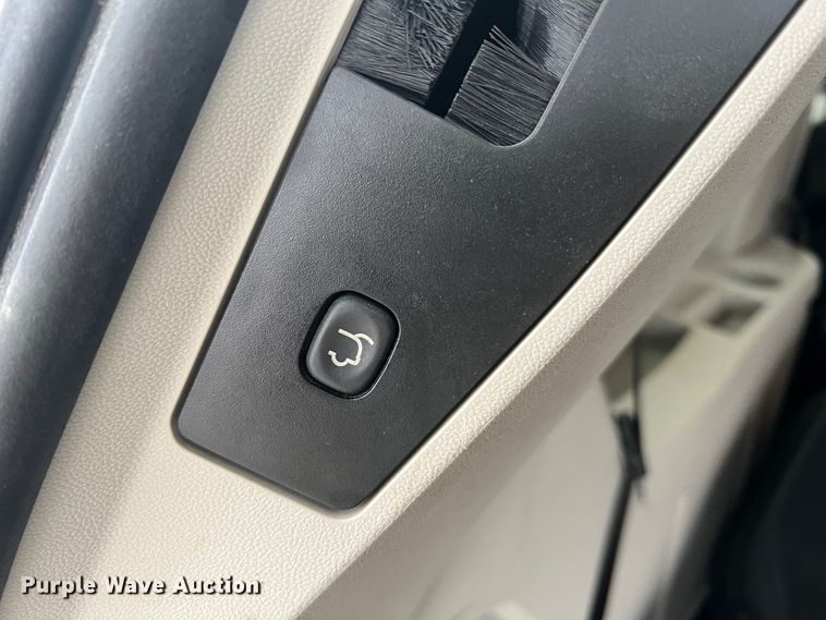 image for item DH8179 2013 Dodge Grand Caravan  van